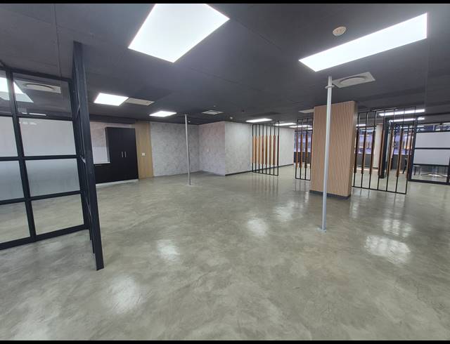 270M² OFFICE TO LET IN WOODMEAD